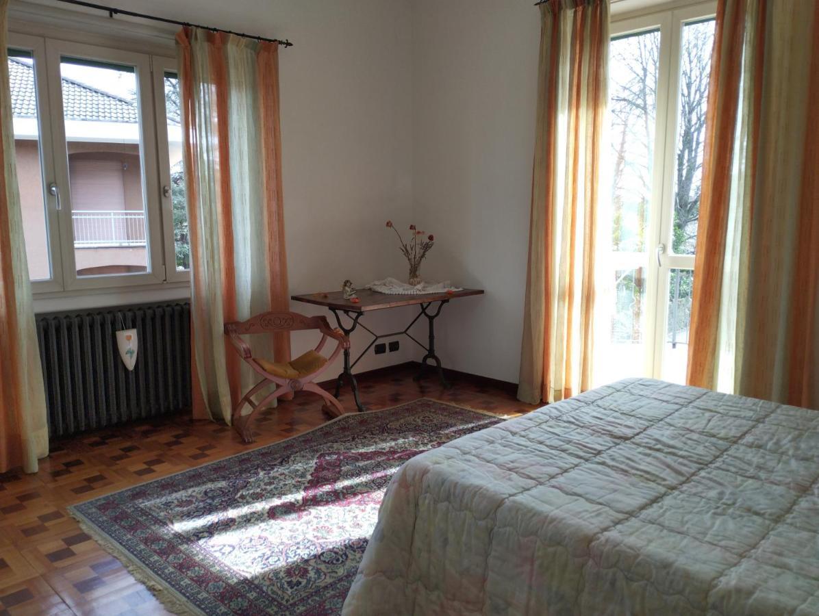 Casa Orisca Villa Lesa Bagian luar foto