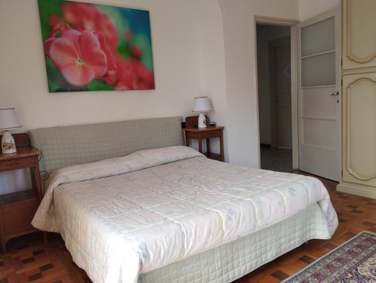 Casa Orisca Villa Lesa Bagian luar foto