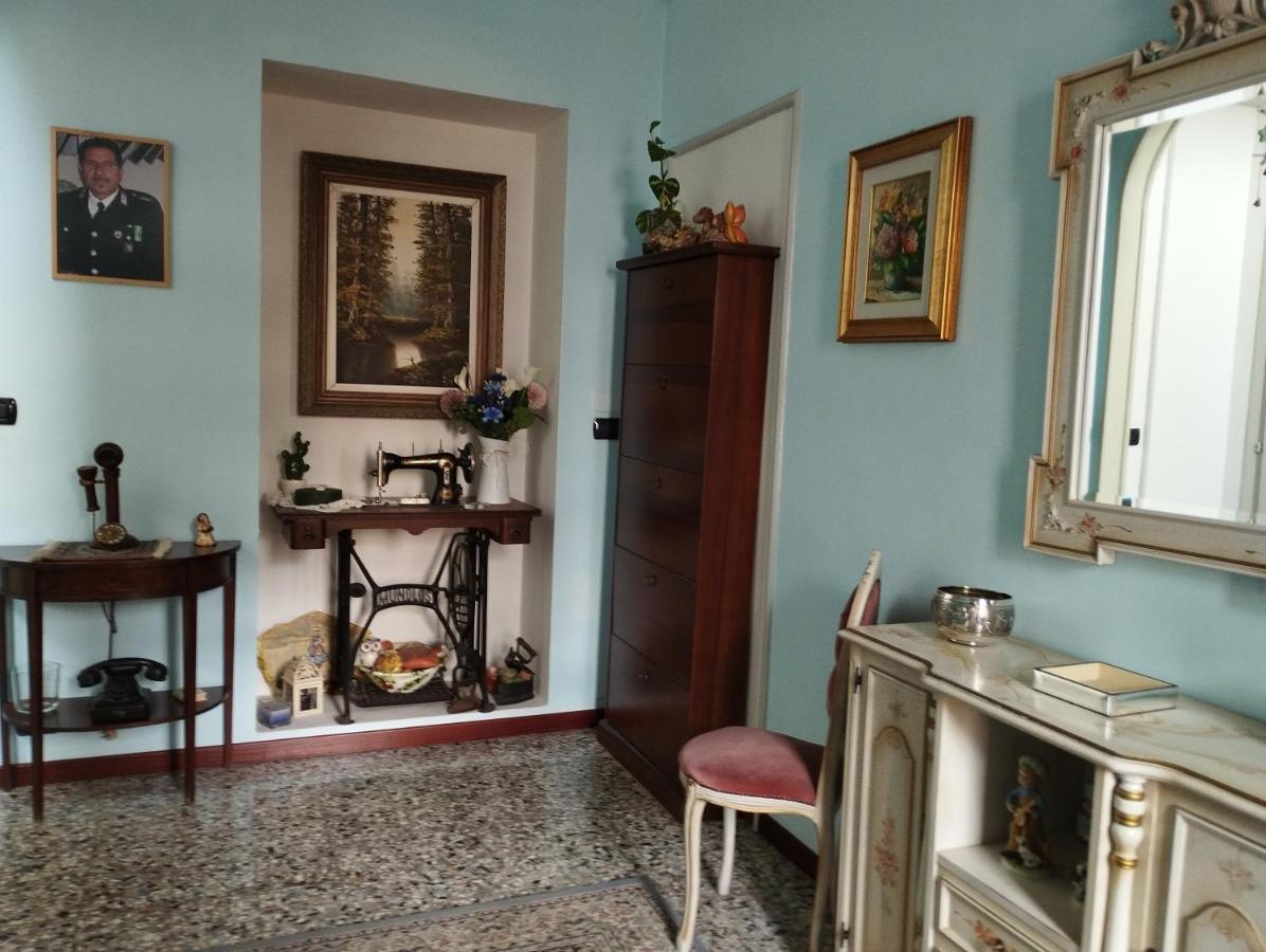 Casa Orisca Villa Lesa Bagian luar foto