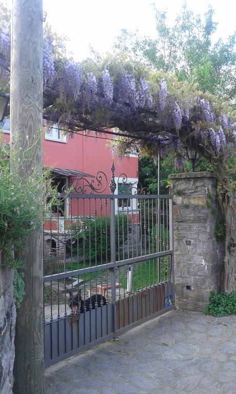 Casa Orisca Villa Lesa Bagian luar foto