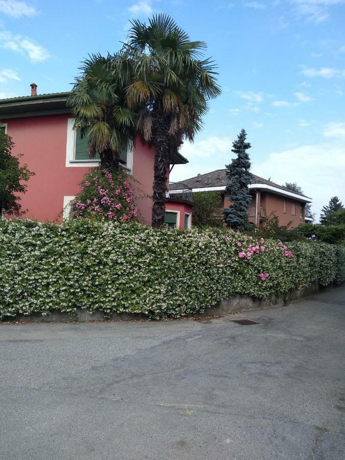 Casa Orisca Villa Lesa Bagian luar foto